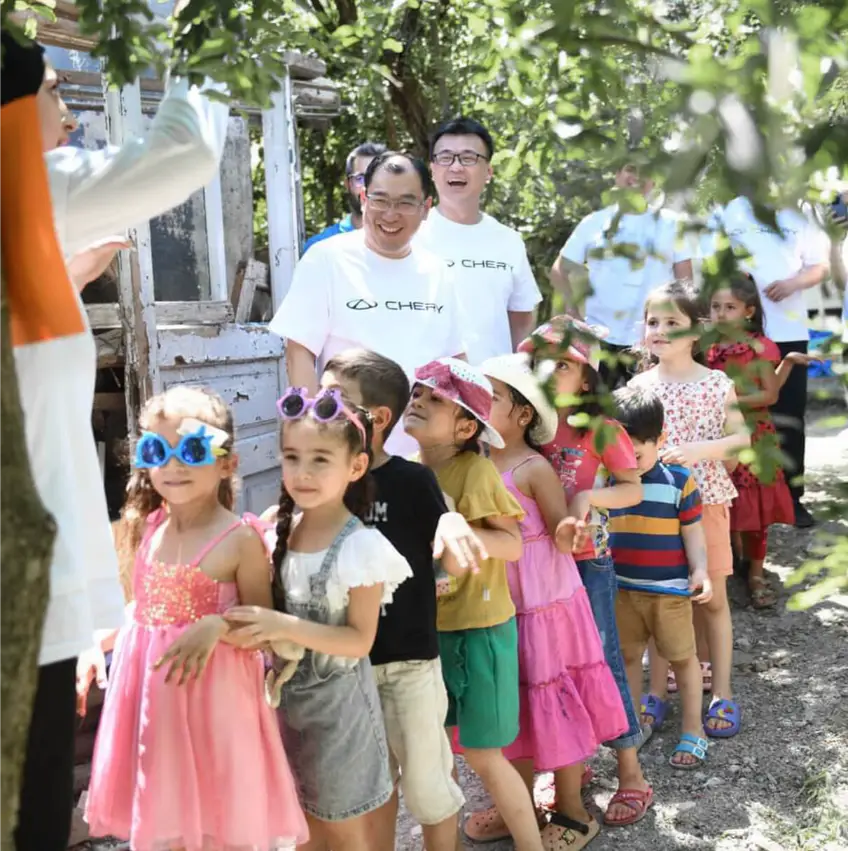 Colaborare la nivel global